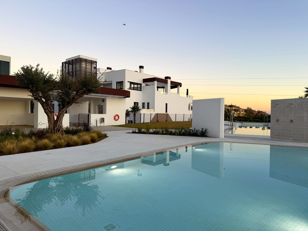 Se vende Apartamento Planta Media de 2 dormitorios en Costa Del Sol, Málaga, España
