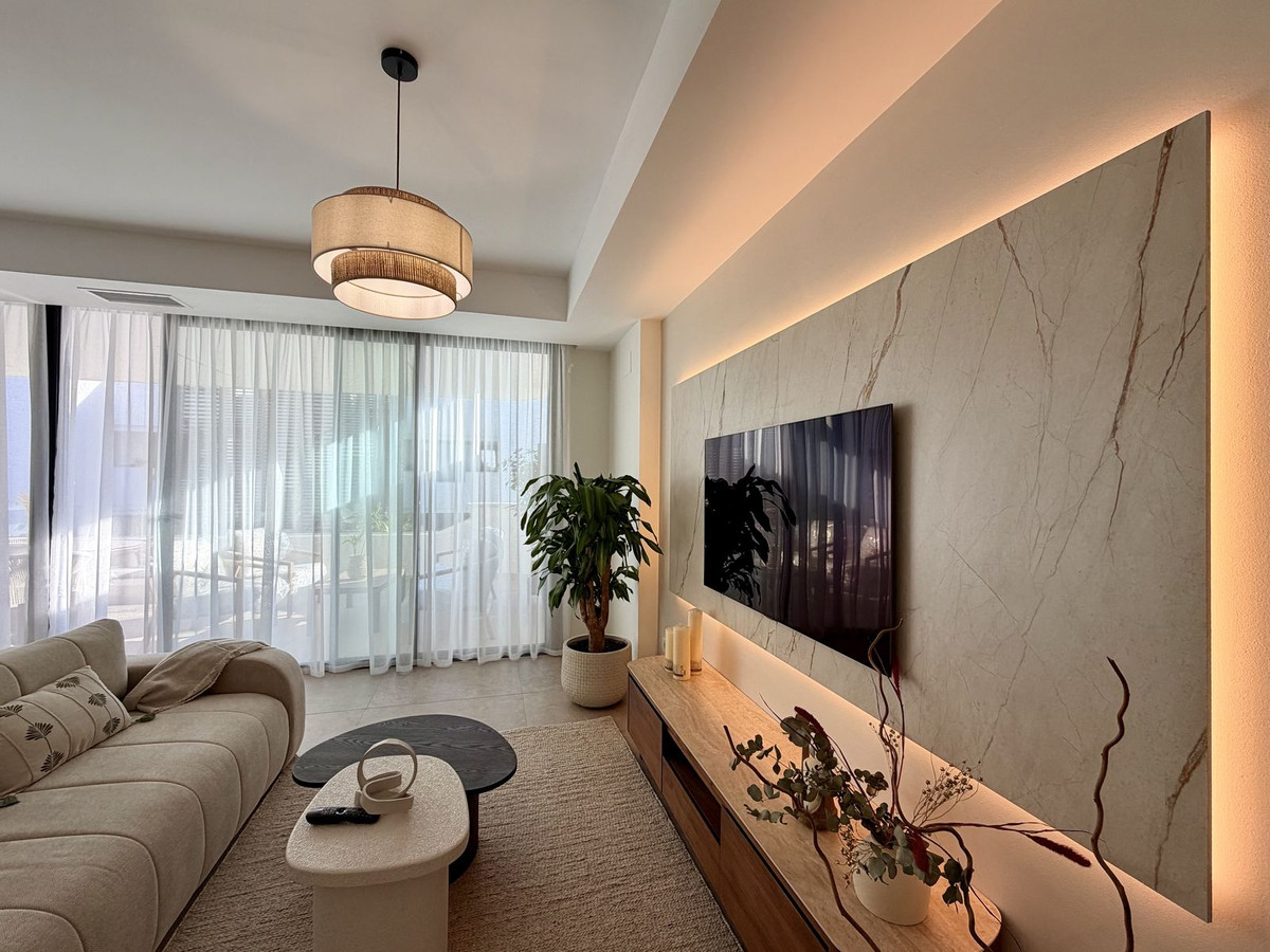 Se vende Apartamento Planta Media de 2 dormitorios en Costa Del Sol, Málaga, España