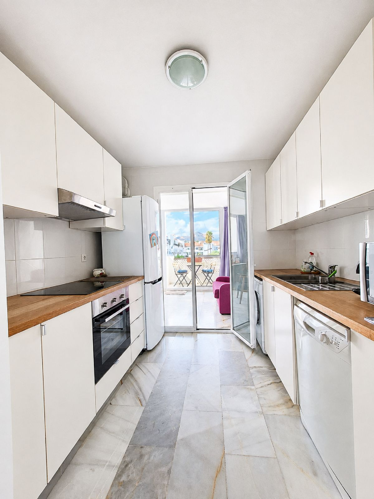 Se vende Apartamento Planta Media de 2 dormitorios en Costa Del Sol, Málaga, España