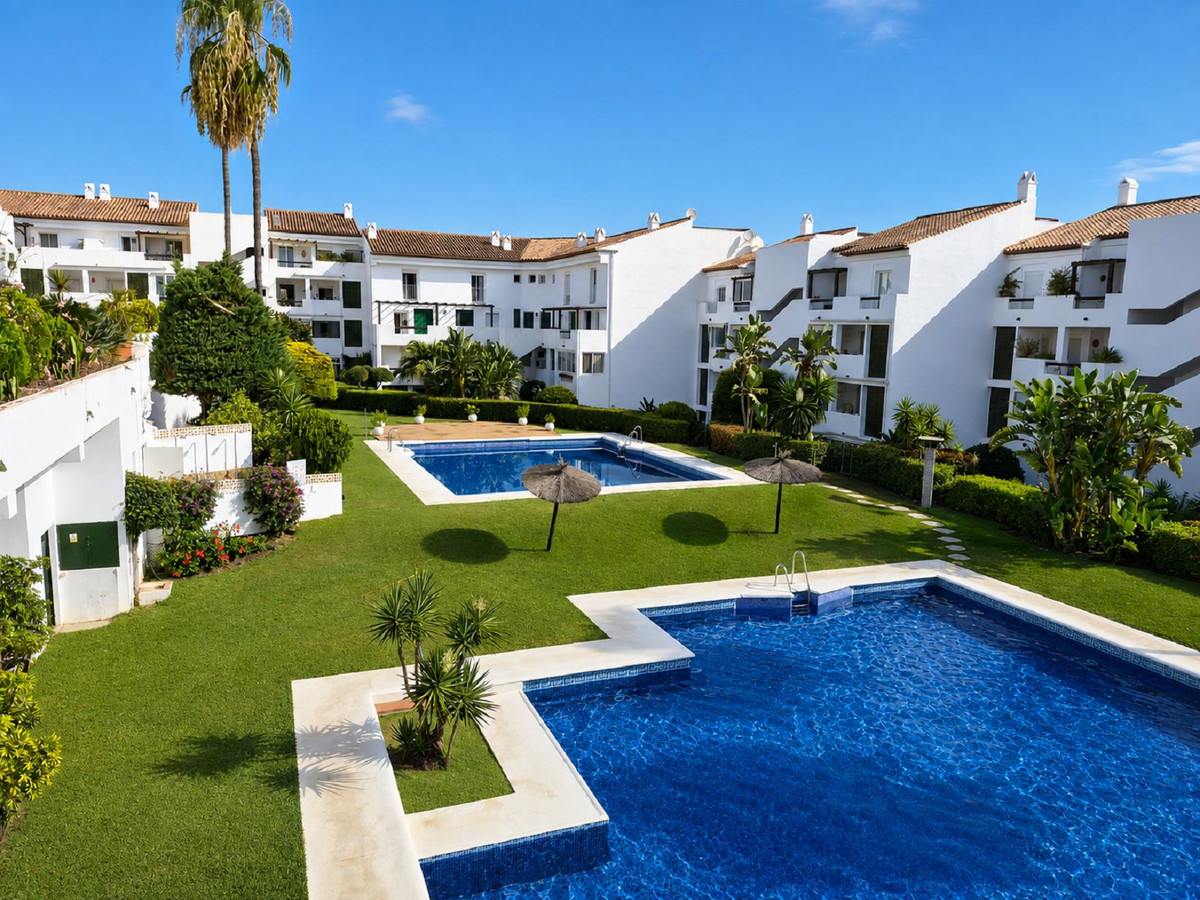 Se vende Apartamento Planta Media de 2 dormitorios en Costa Del Sol, Málaga, España