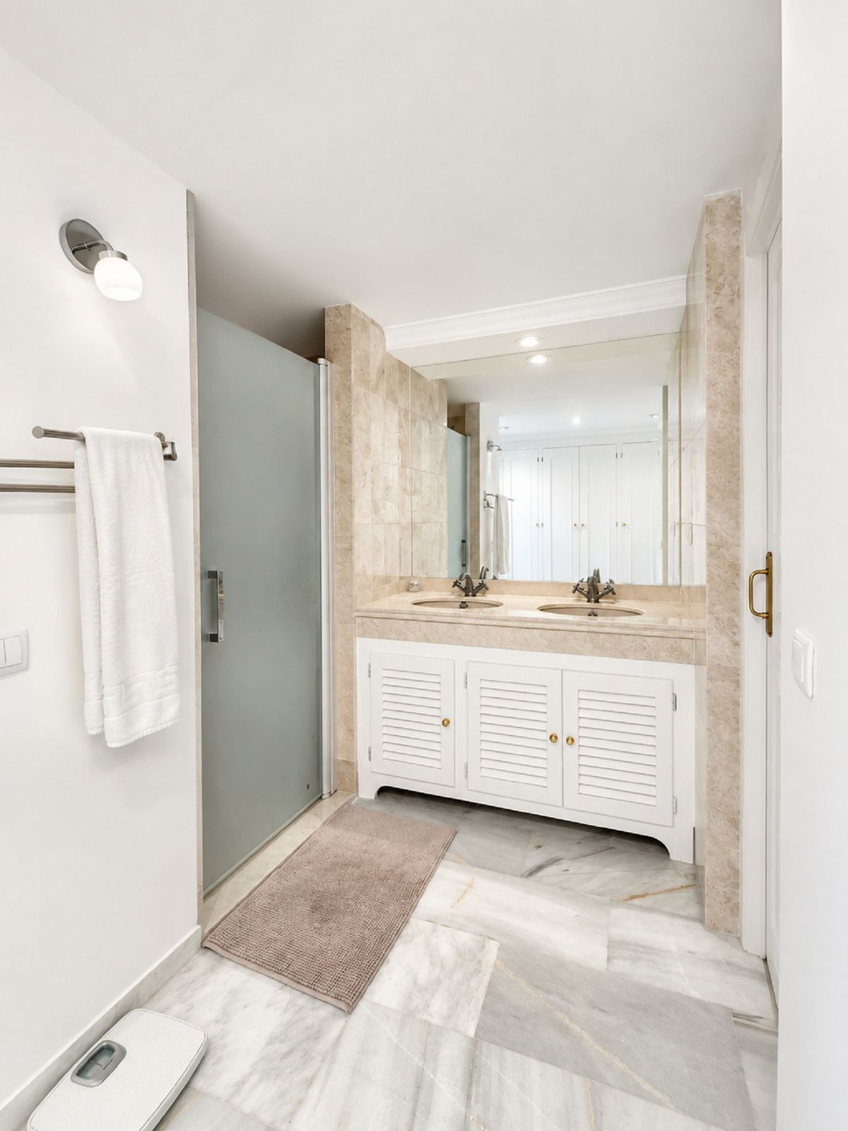 Se vende Apartamento Planta Media de 2 dormitorios en Costa Del Sol, Málaga, España