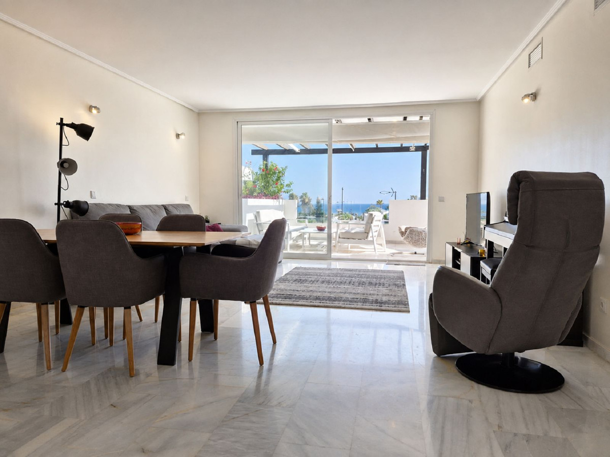 Se vende Apartamento Planta Media de 2 dormitorios en Costa Del Sol, Málaga, España