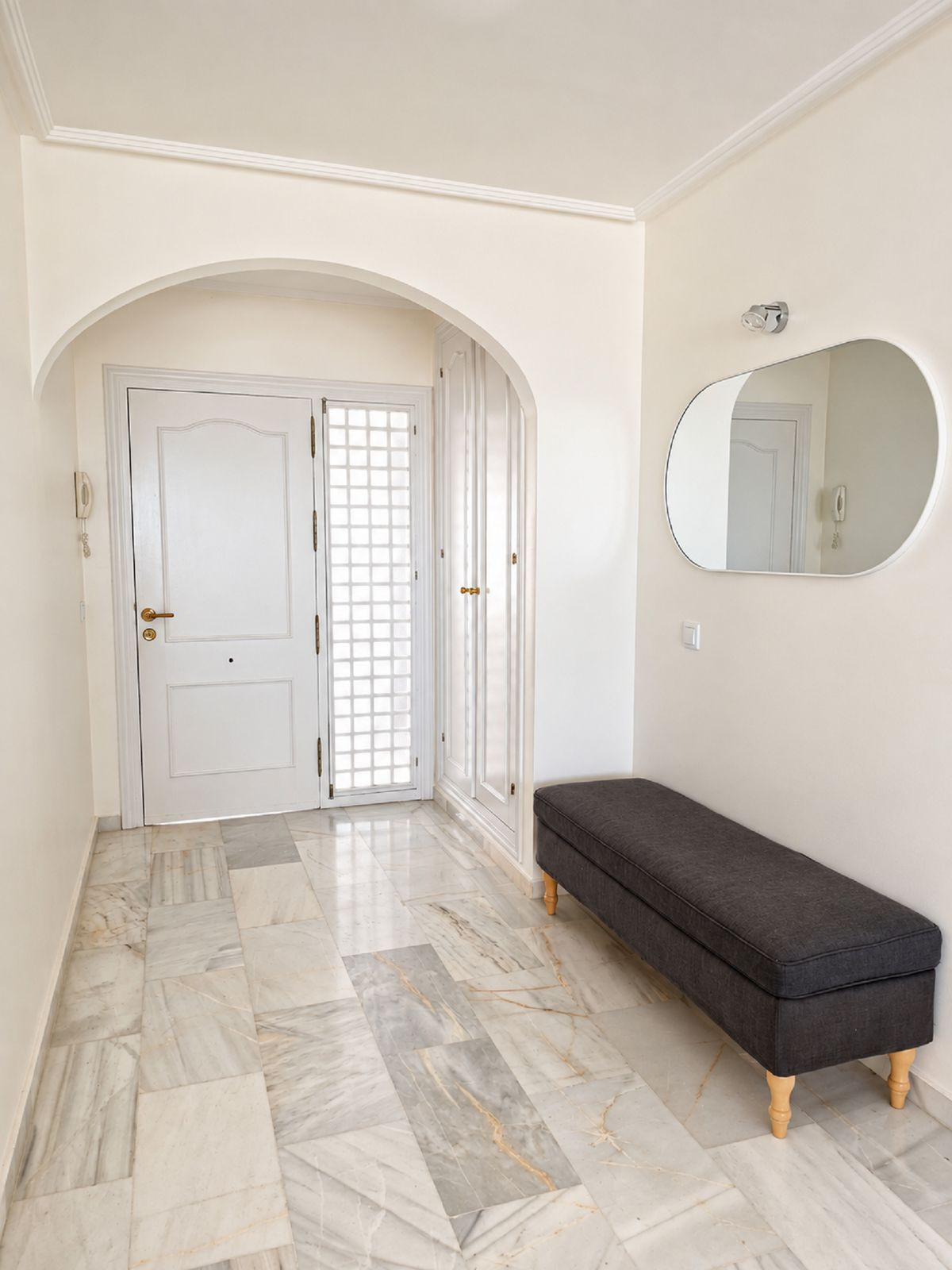 Se vende Apartamento Planta Media de 2 dormitorios en Costa Del Sol, Málaga, España