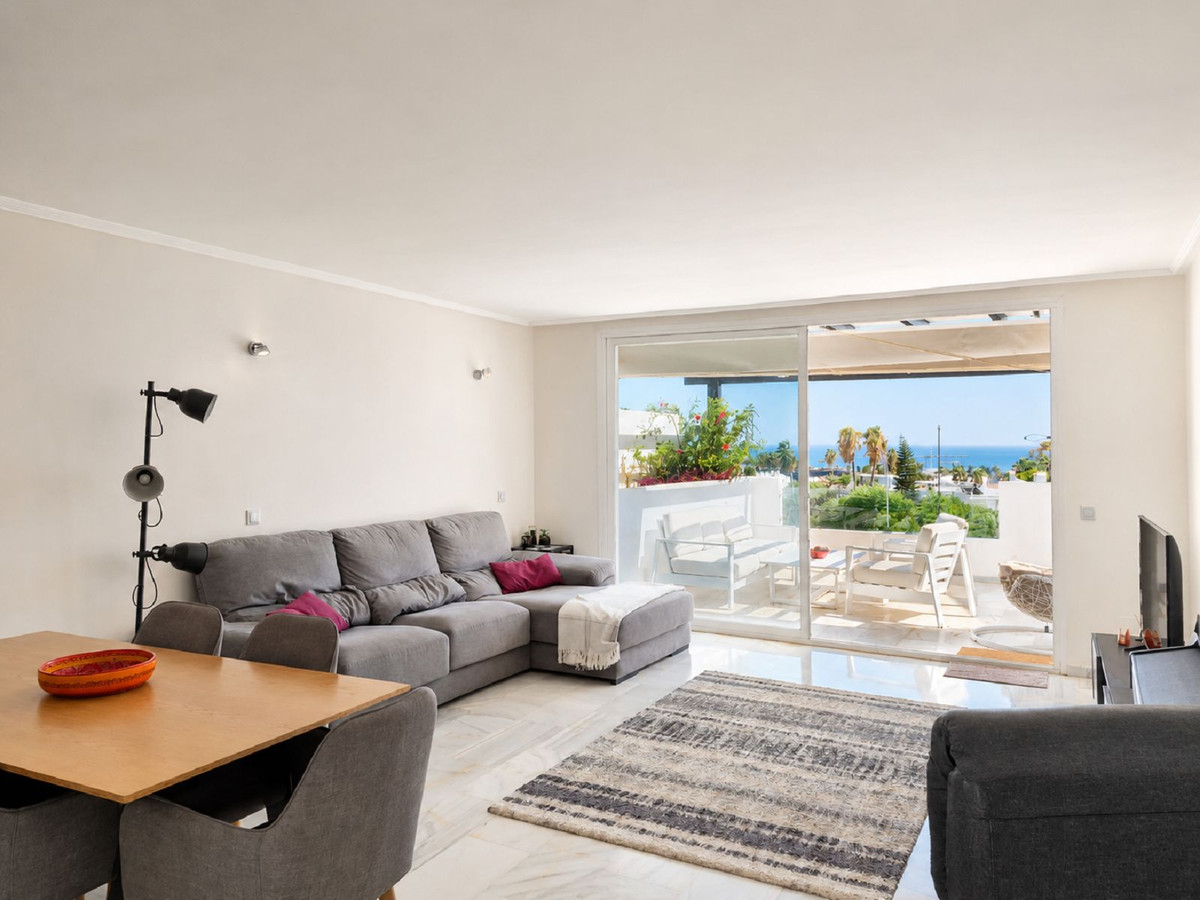 Se vende Apartamento Planta Media de 2 dormitorios en Costa Del Sol, Málaga, España