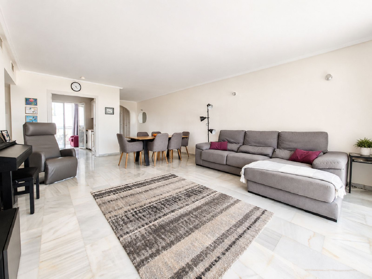 Se vende Apartamento Planta Media de 2 dormitorios en Costa Del Sol, Málaga, España