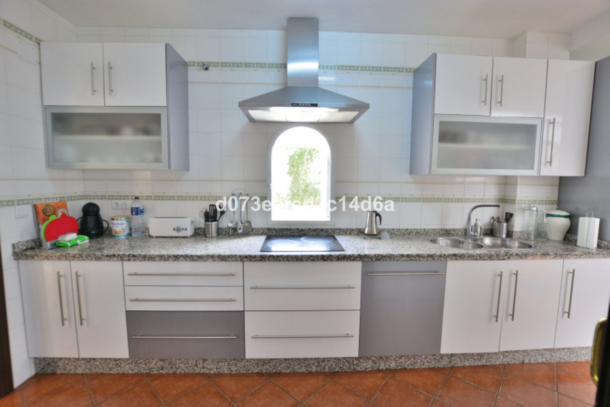 Se vende Adosada de 6 dormitorios en Costa Del Sol, Málaga, España