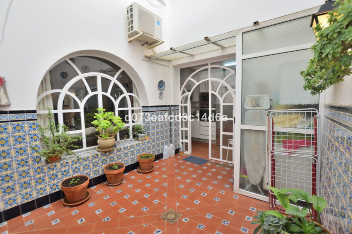 Se vende Adosada de 6 dormitorios en Costa Del Sol, Málaga, España