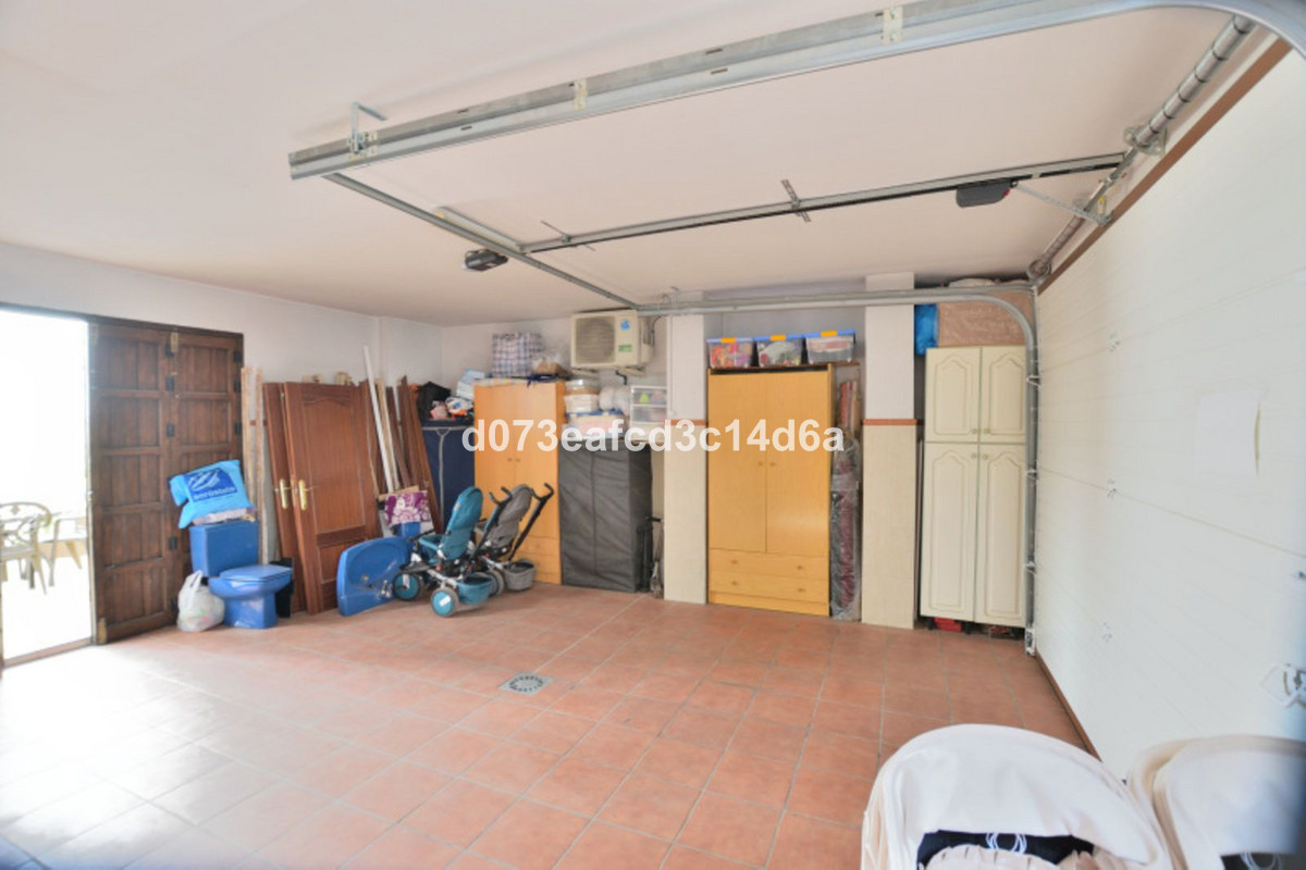 Se vende Adosada de 6 dormitorios en Costa Del Sol, Málaga, España