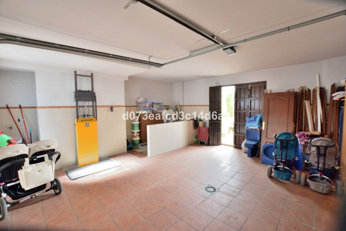 Se vende Adosada de 6 dormitorios en Costa Del Sol, Málaga, España