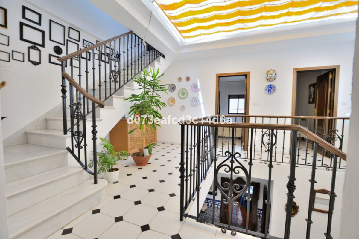 Se vende Adosada de 6 dormitorios en Costa Del Sol, Málaga, España