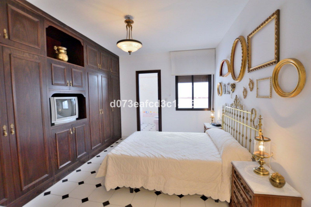Se vende Adosada de 6 dormitorios en Costa Del Sol, Málaga, España