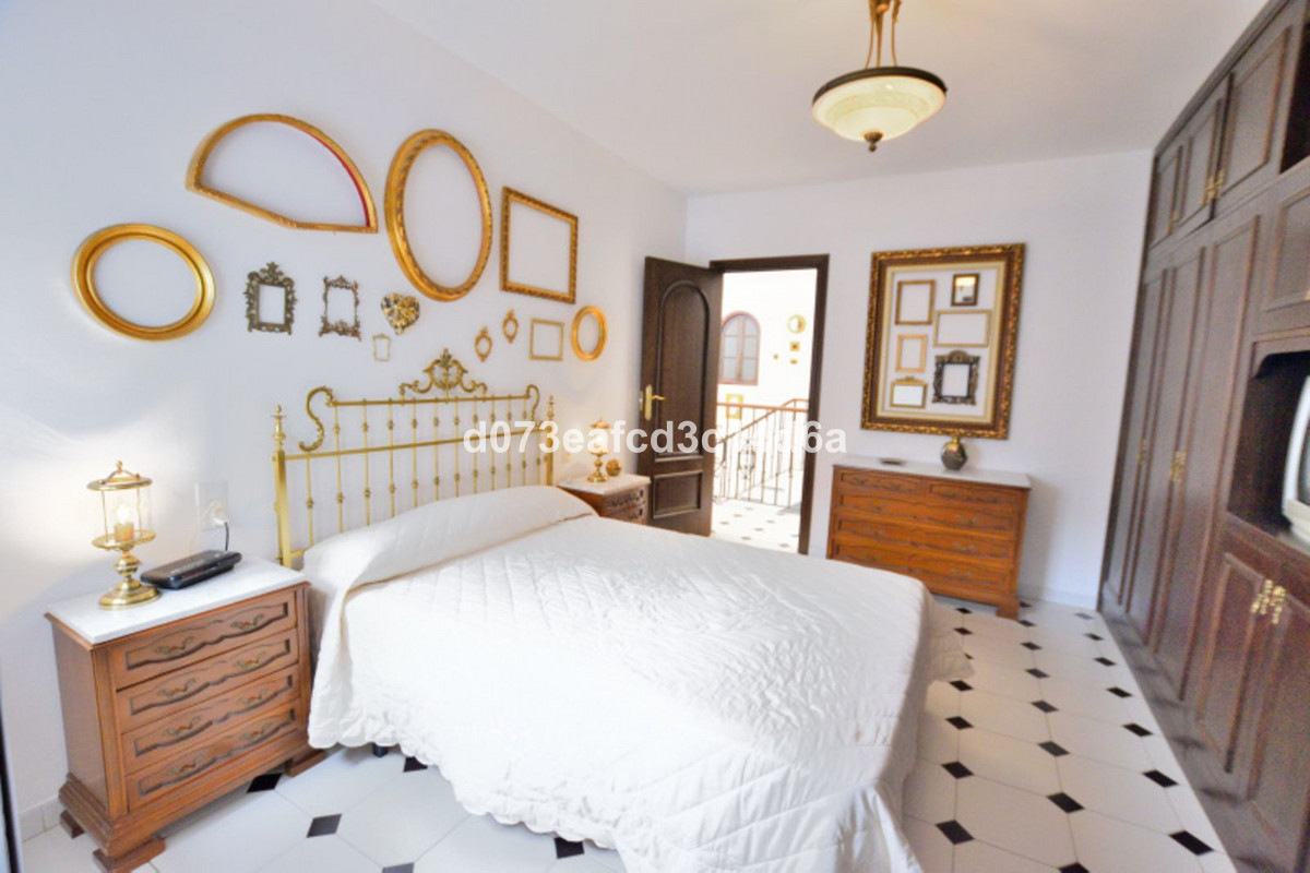 Se vende Adosada de 6 dormitorios en Costa Del Sol, Málaga, España