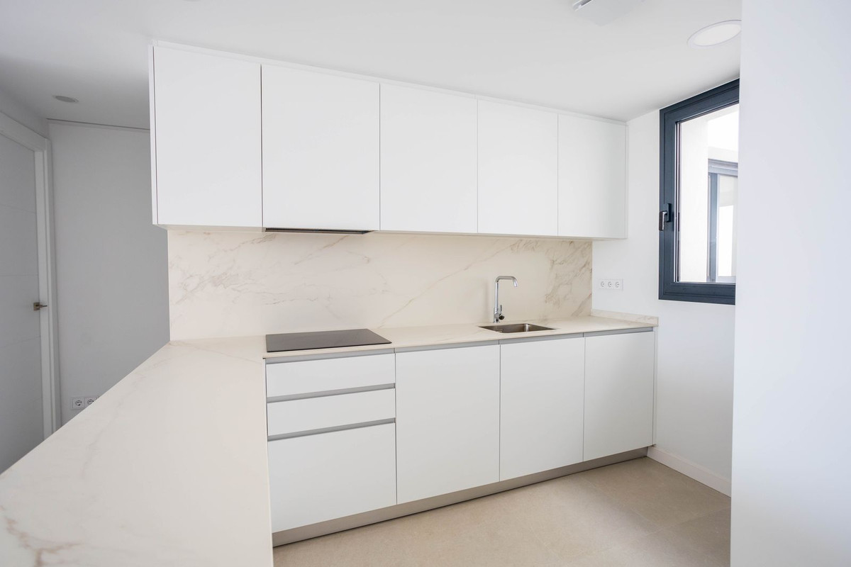 Se vende Apartamento Planta Media de 2 dormitorios en Costa Del Sol, Málaga, España