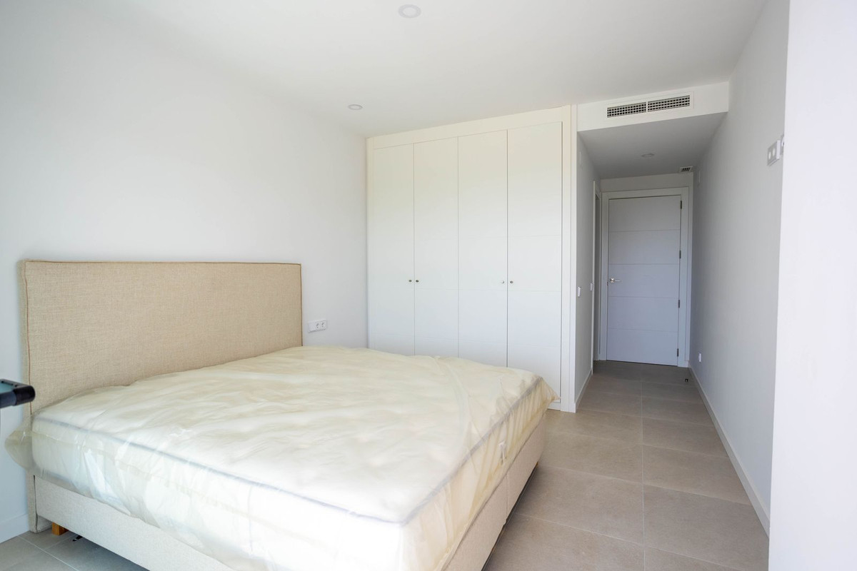 Se vende Apartamento Planta Media de 2 dormitorios en Costa Del Sol, Málaga, España
