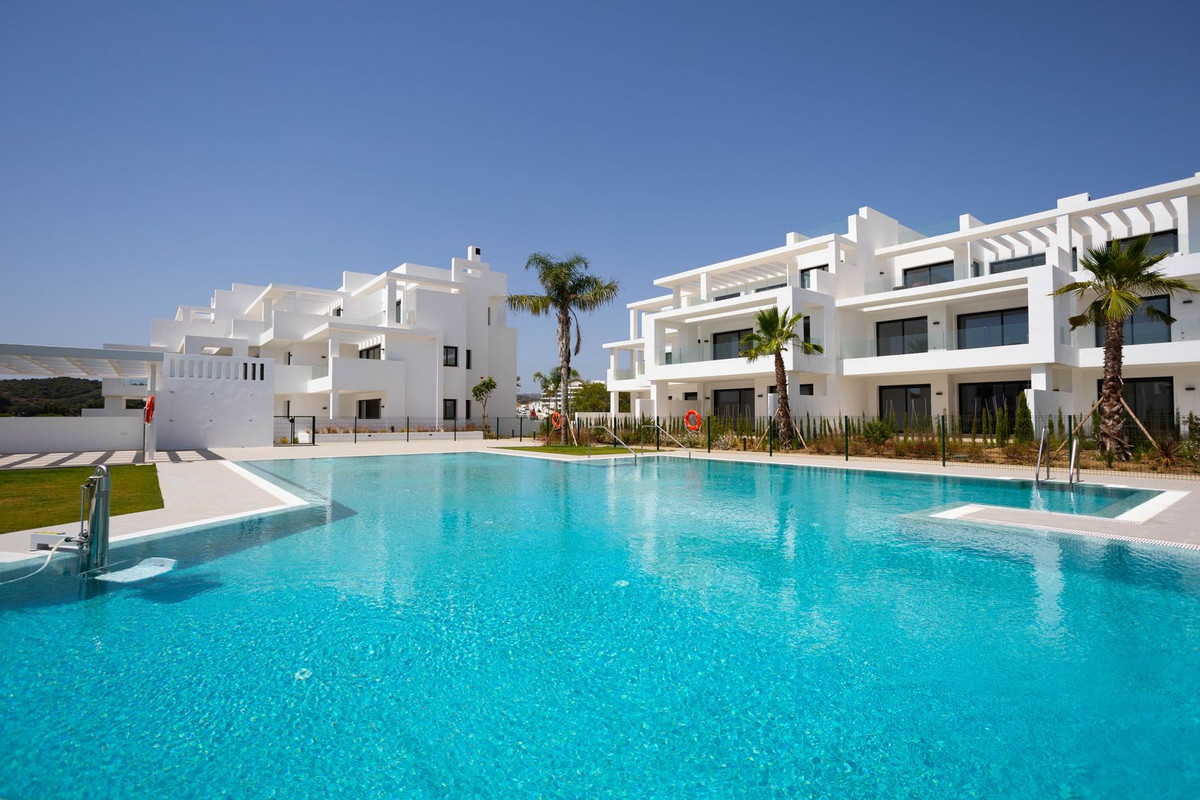 Se vende Apartamento Planta Media de 2 dormitorios en Costa Del Sol, Málaga, España