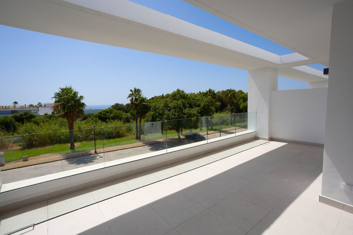 Se vende Apartamento Planta Media de 2 dormitorios en Costa Del Sol, Málaga, España