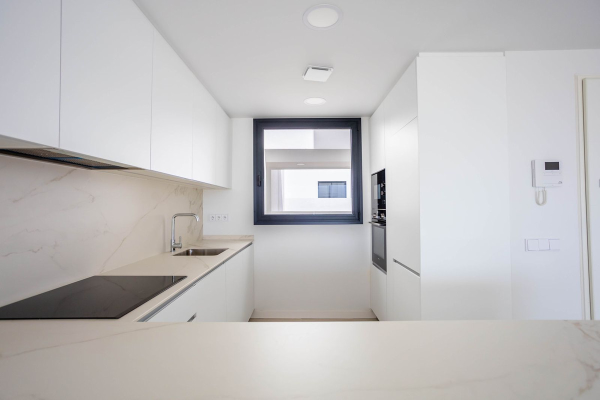 Se vende Apartamento Planta Media de 2 dormitorios en Costa Del Sol, Málaga, España