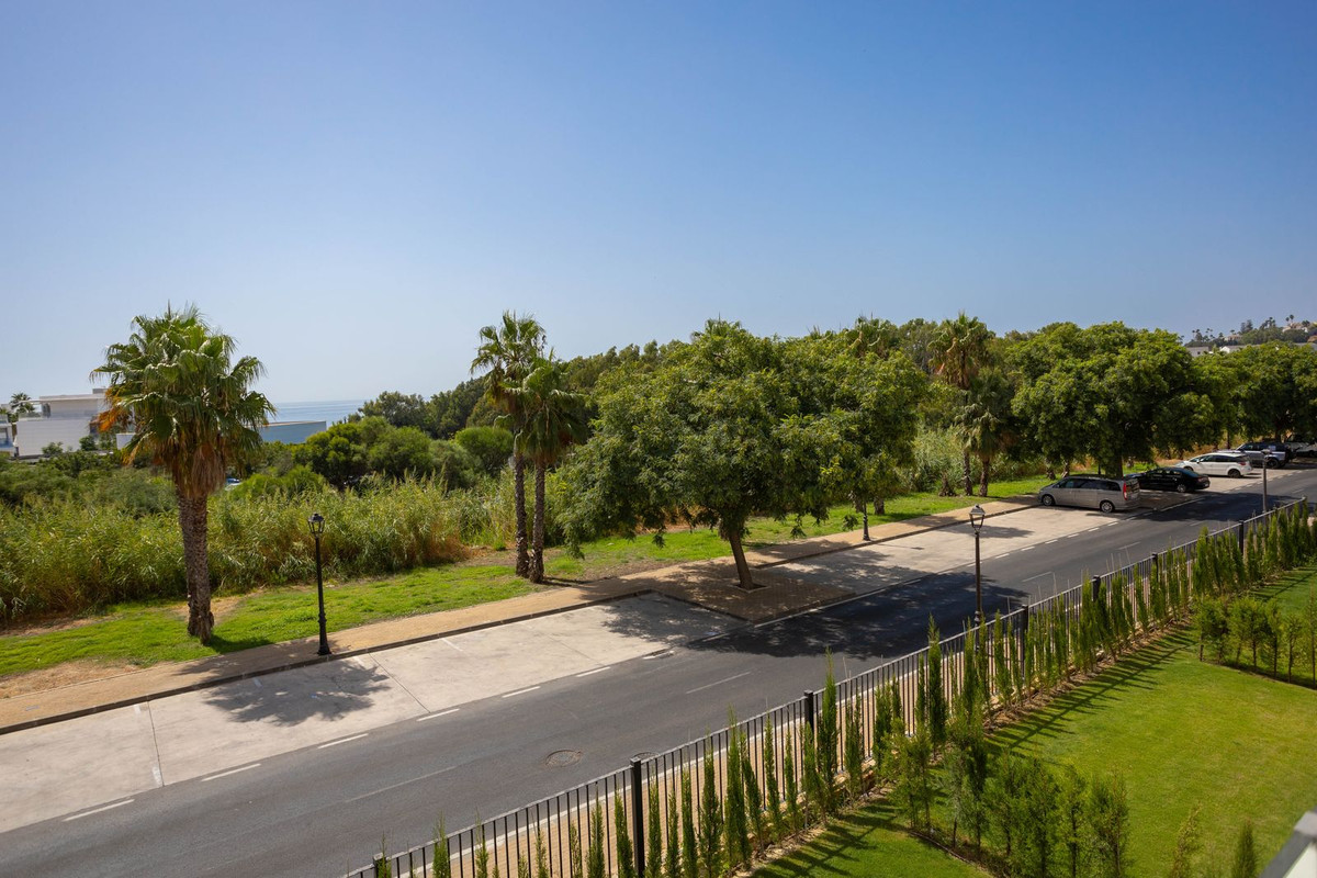 Se vende Apartamento Planta Media de 2 dormitorios en Costa Del Sol, Málaga, España