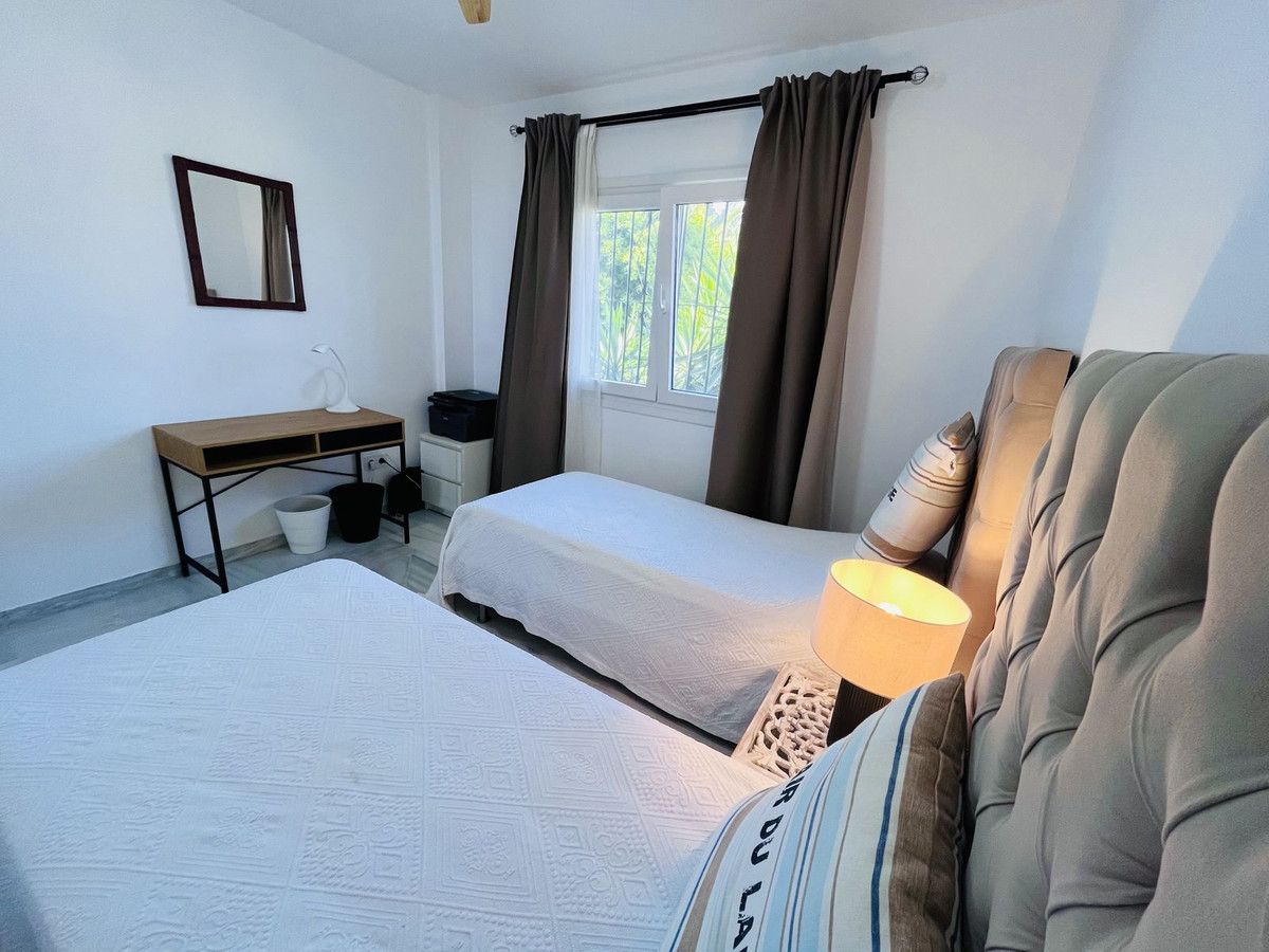 Se vende Apartamento Planta Media de 2 dormitorios en Costa Del Sol, Málaga, España
