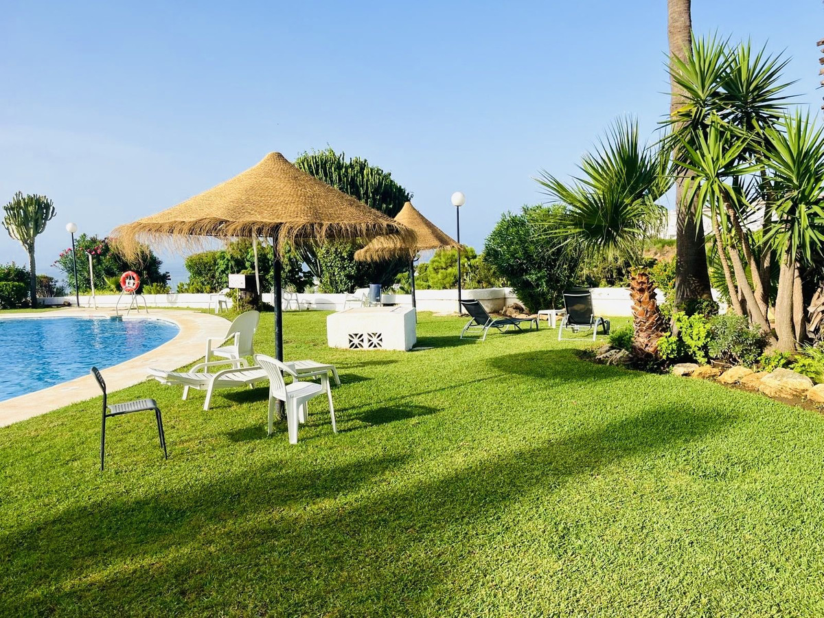 Se vende Apartamento Planta Media de 2 dormitorios en Costa Del Sol, Málaga, España