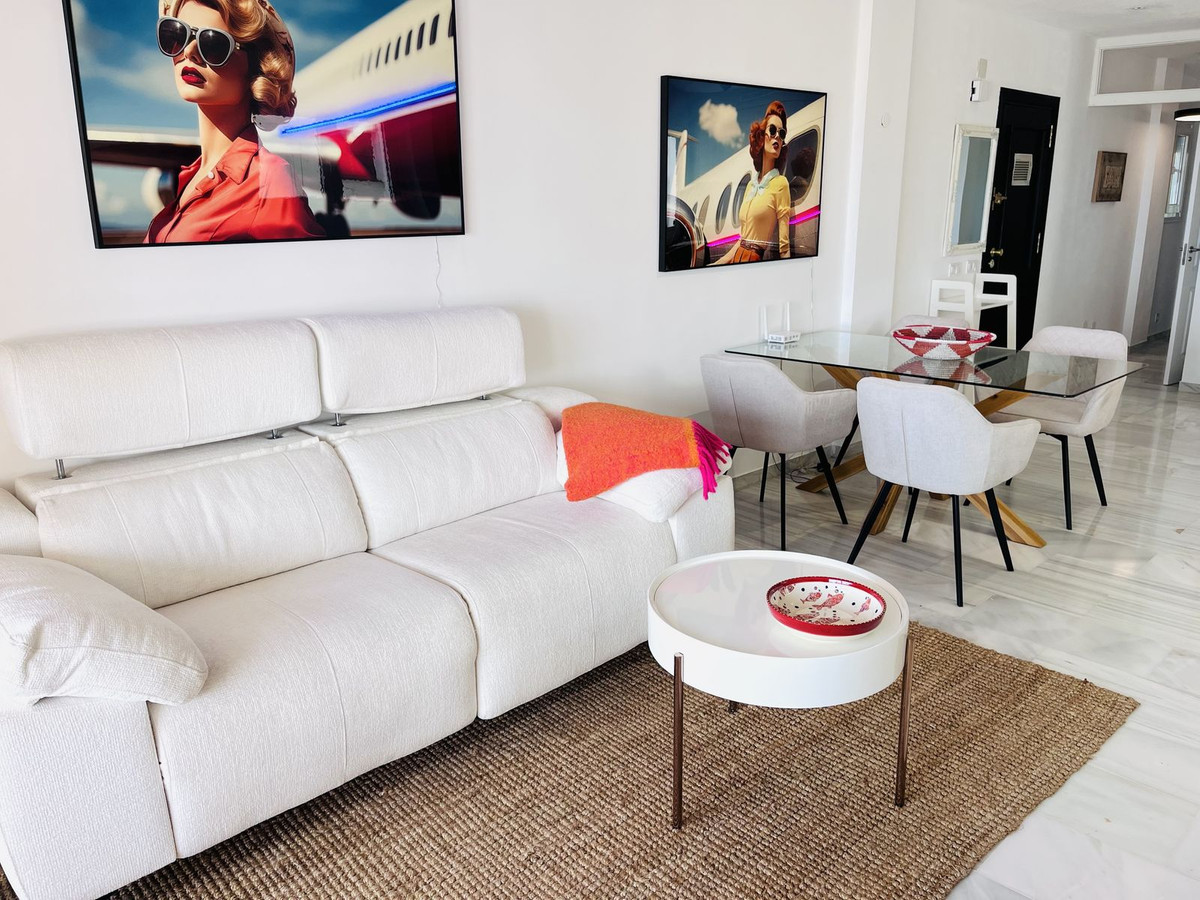 Se vende Apartamento Planta Media de 2 dormitorios en Costa Del Sol, Málaga, España