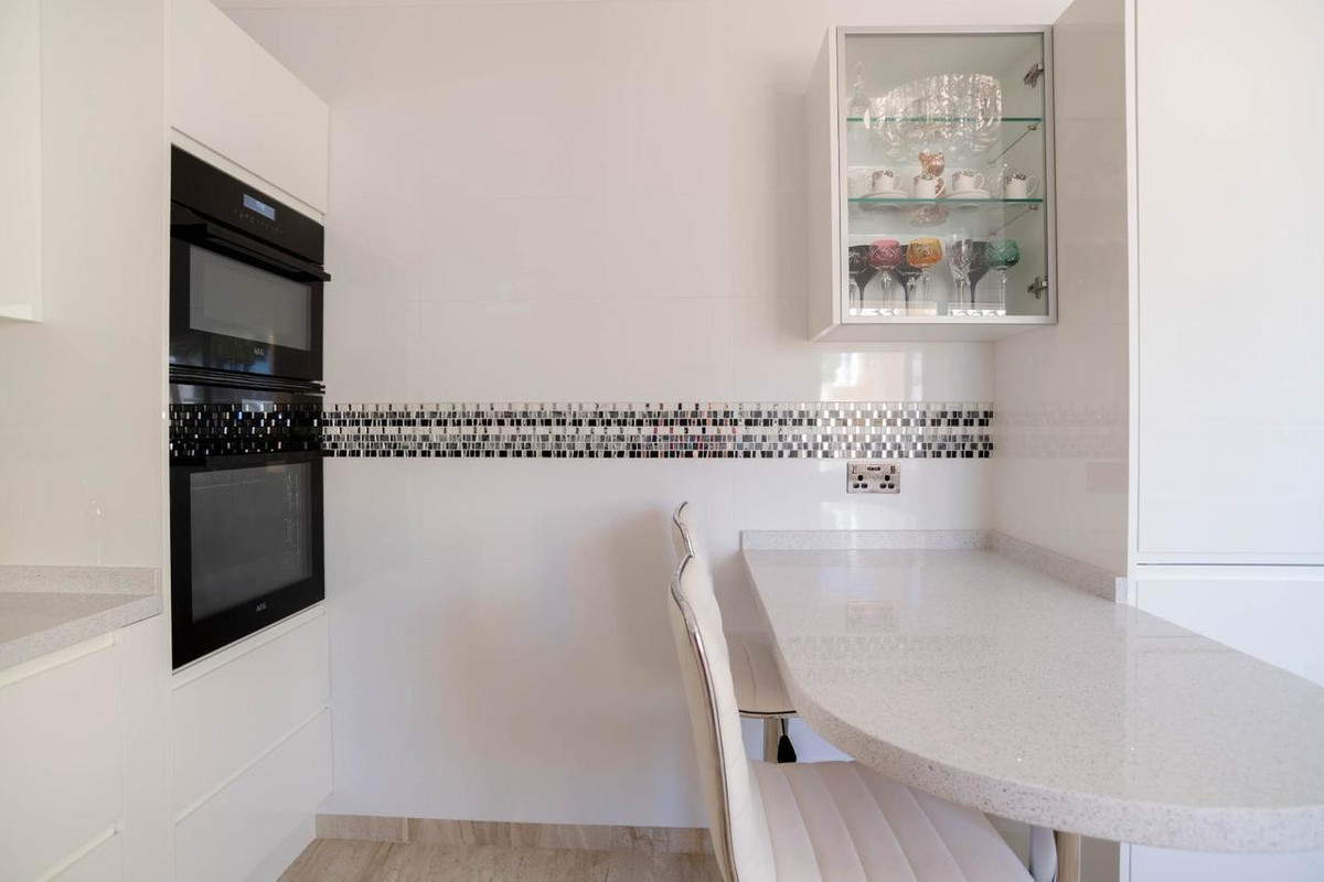 Se vende Villa - Chalet de 4 dormitorios en Costa Blanca, Alicante, España