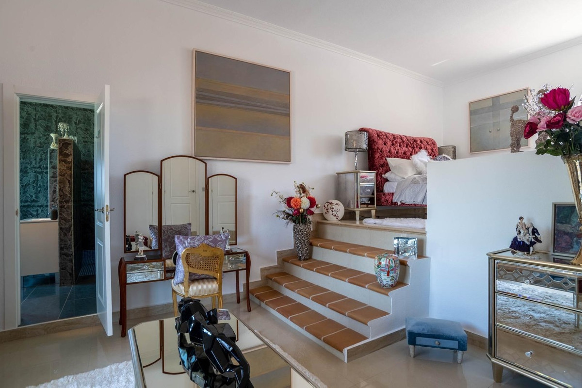 Se vende Villa - Chalet de 4 dormitorios en Costa Blanca, Alicante, España