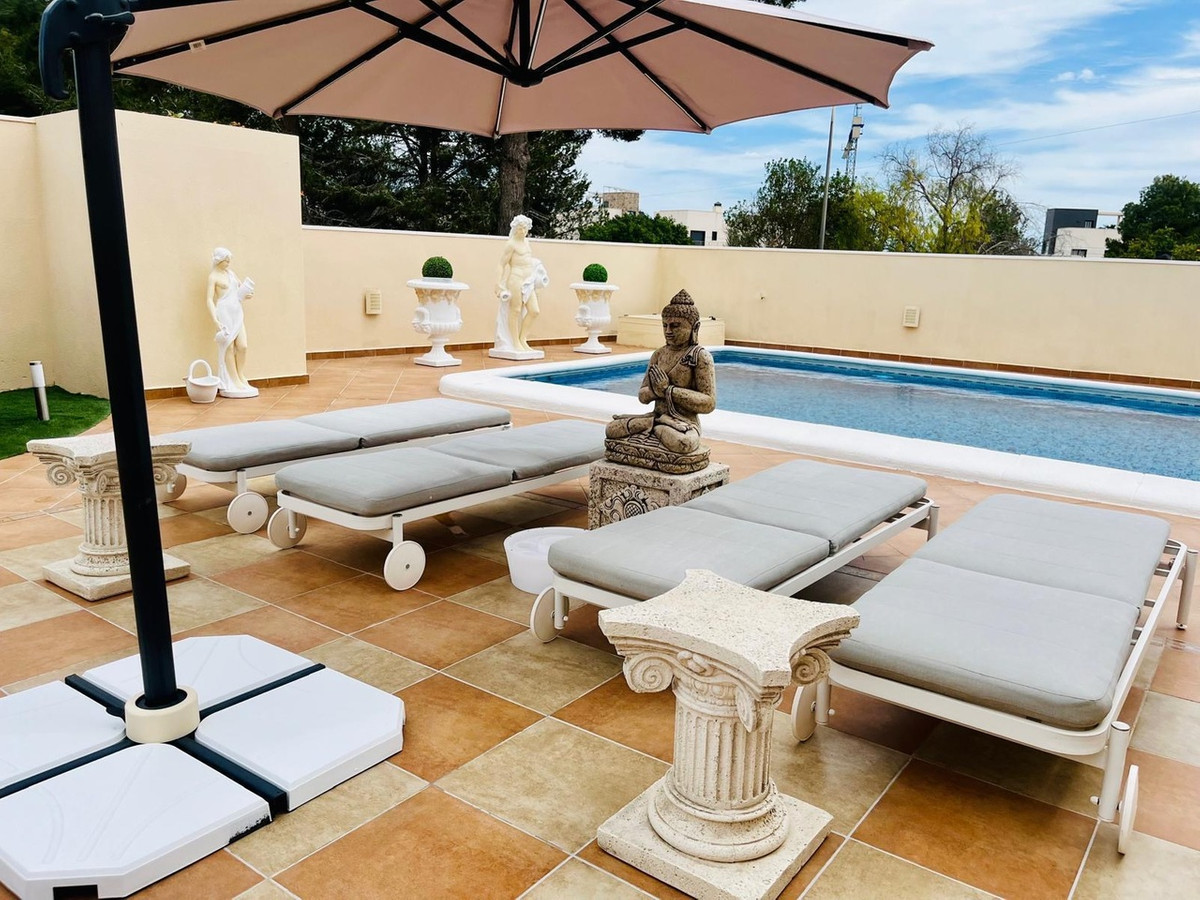 Se vende Villa - Chalet de 4 dormitorios en Costa Blanca, Alicante, España