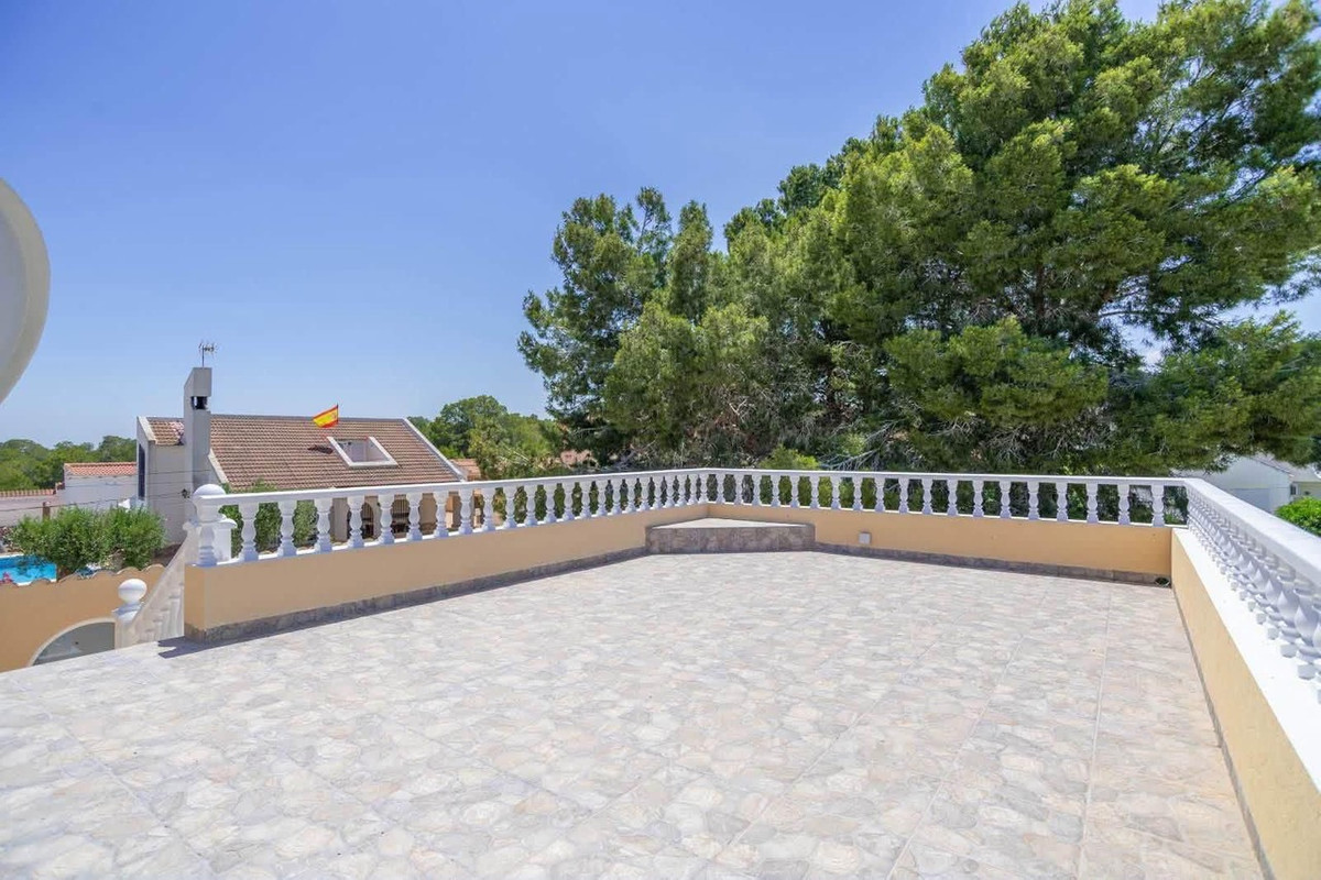 Se vende Villa - Chalet de 4 dormitorios en Costa Blanca, Alicante, España