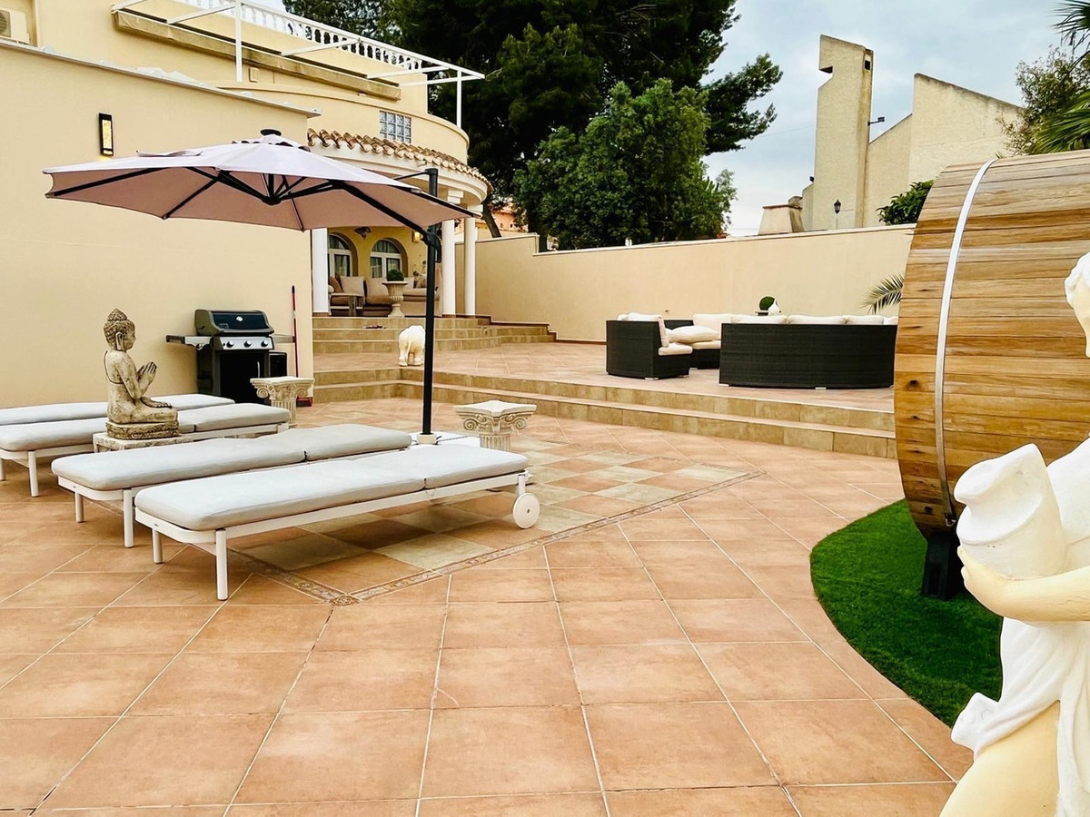 Se vende Villa - Chalet de 4 dormitorios en Costa Blanca, Alicante, España