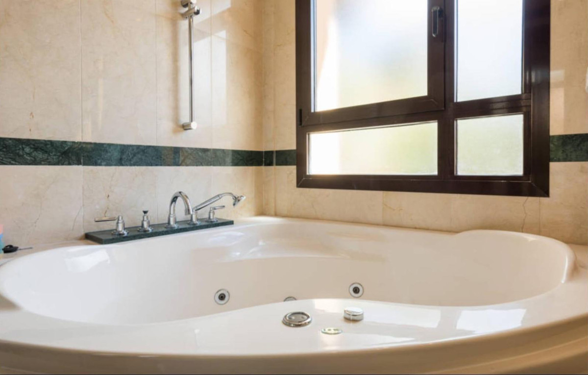 Se vende Bungalow de 3 dormitorios en Costa Del Sol, Málaga, España