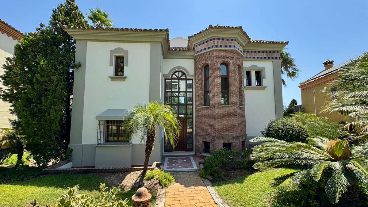 6 Bed Townhouse for sale in The Golden Mile Costa Del Sol, Málaga, Spain