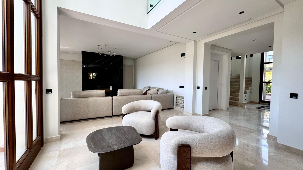 6 Bed Townhouse for sale in The Golden Mile Costa Del Sol, Málaga, Spain