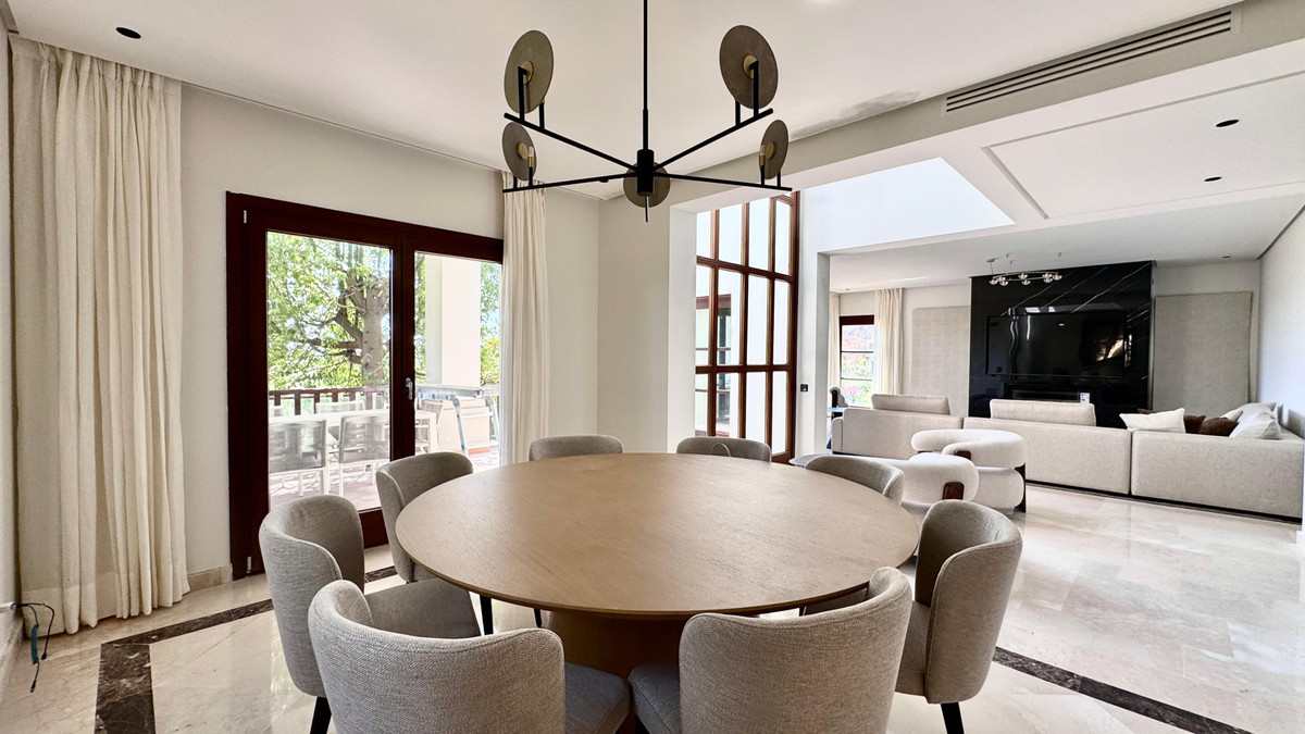 6 Bed Townhouse for sale in The Golden Mile Costa Del Sol, Málaga, Spain
