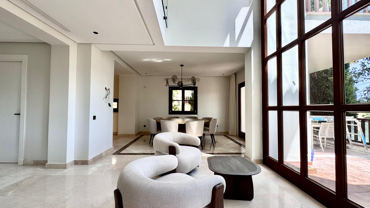 6 Bed Townhouse for sale in The Golden Mile Costa Del Sol, Málaga, Spain