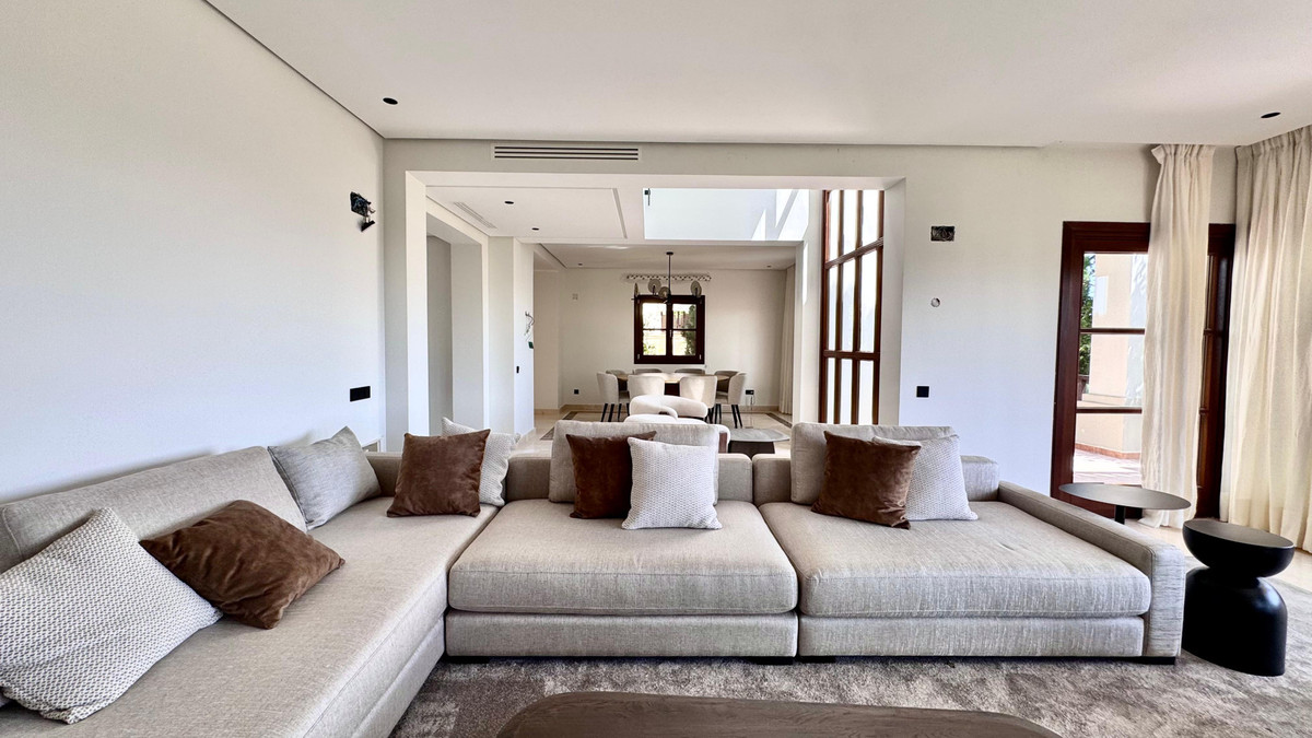 6 Bed Townhouse for sale in The Golden Mile Costa Del Sol, Málaga, Spain