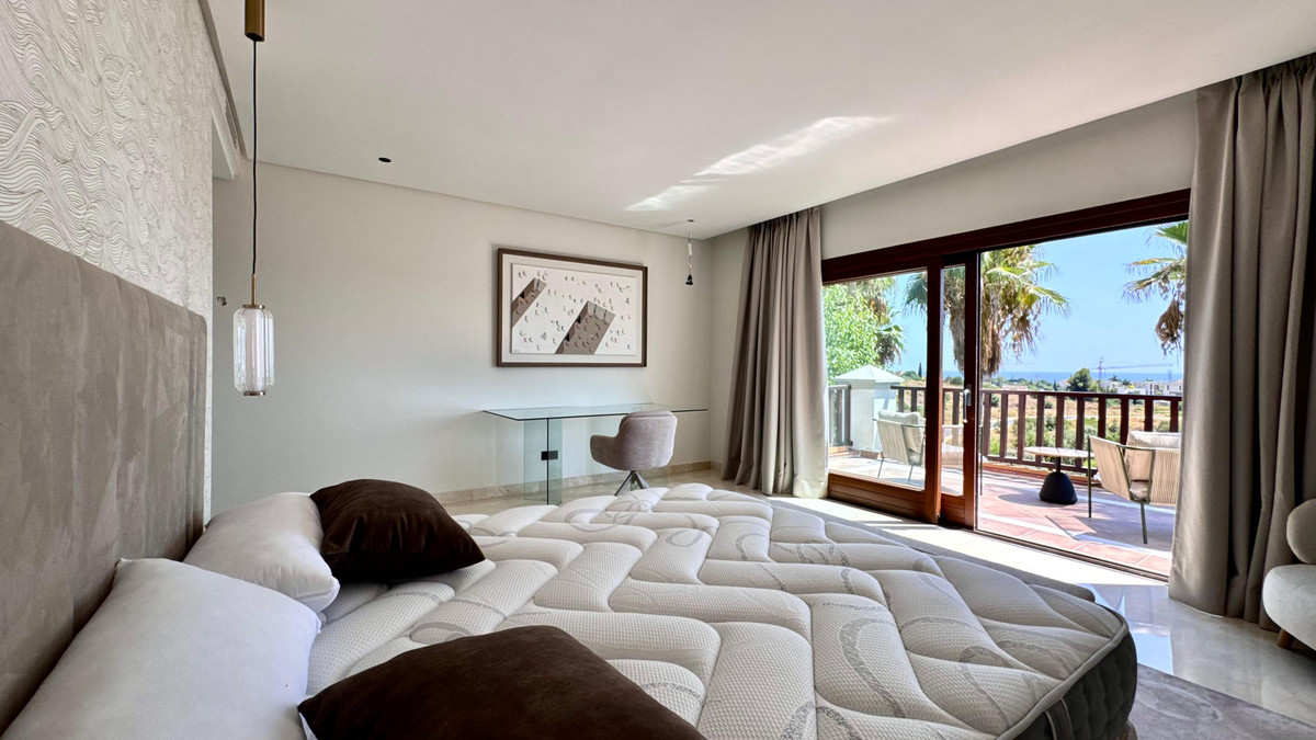 6 Bed Townhouse for sale in The Golden Mile Costa Del Sol, Málaga, Spain