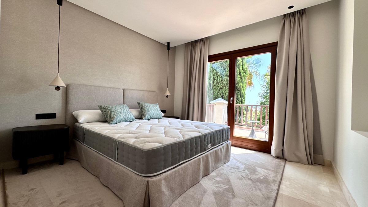6 Bed Townhouse for sale in The Golden Mile Costa Del Sol, Málaga, Spain