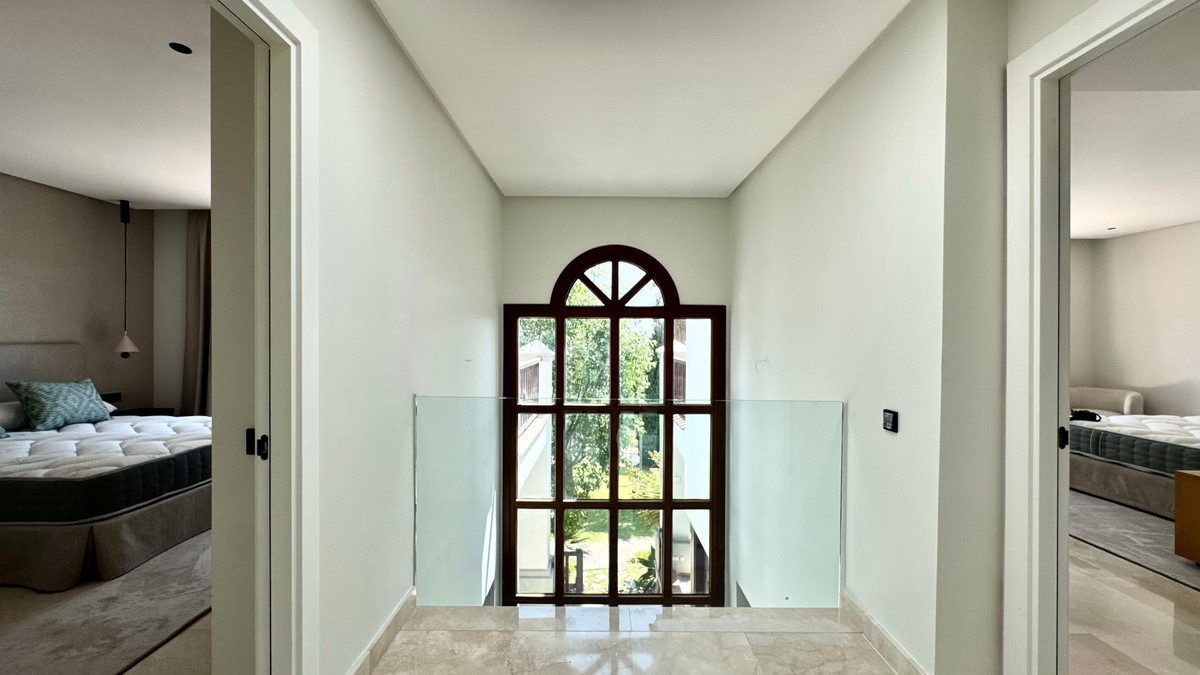6 Bed Townhouse for sale in The Golden Mile Costa Del Sol, Málaga, Spain