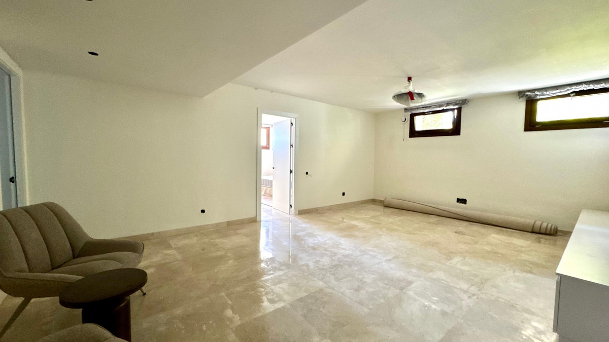 6 Bed Townhouse for sale in The Golden Mile Costa Del Sol, Málaga, Spain