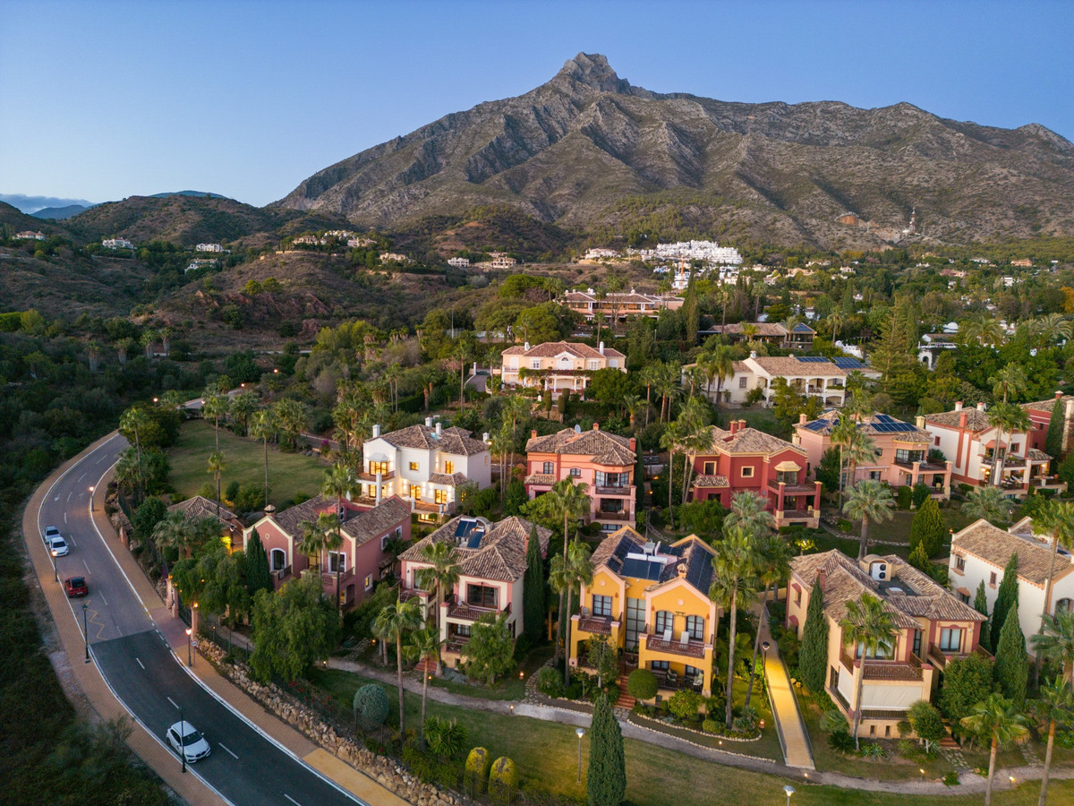 6 Bed Townhouse for sale in The Golden Mile Costa Del Sol, Málaga, Spain