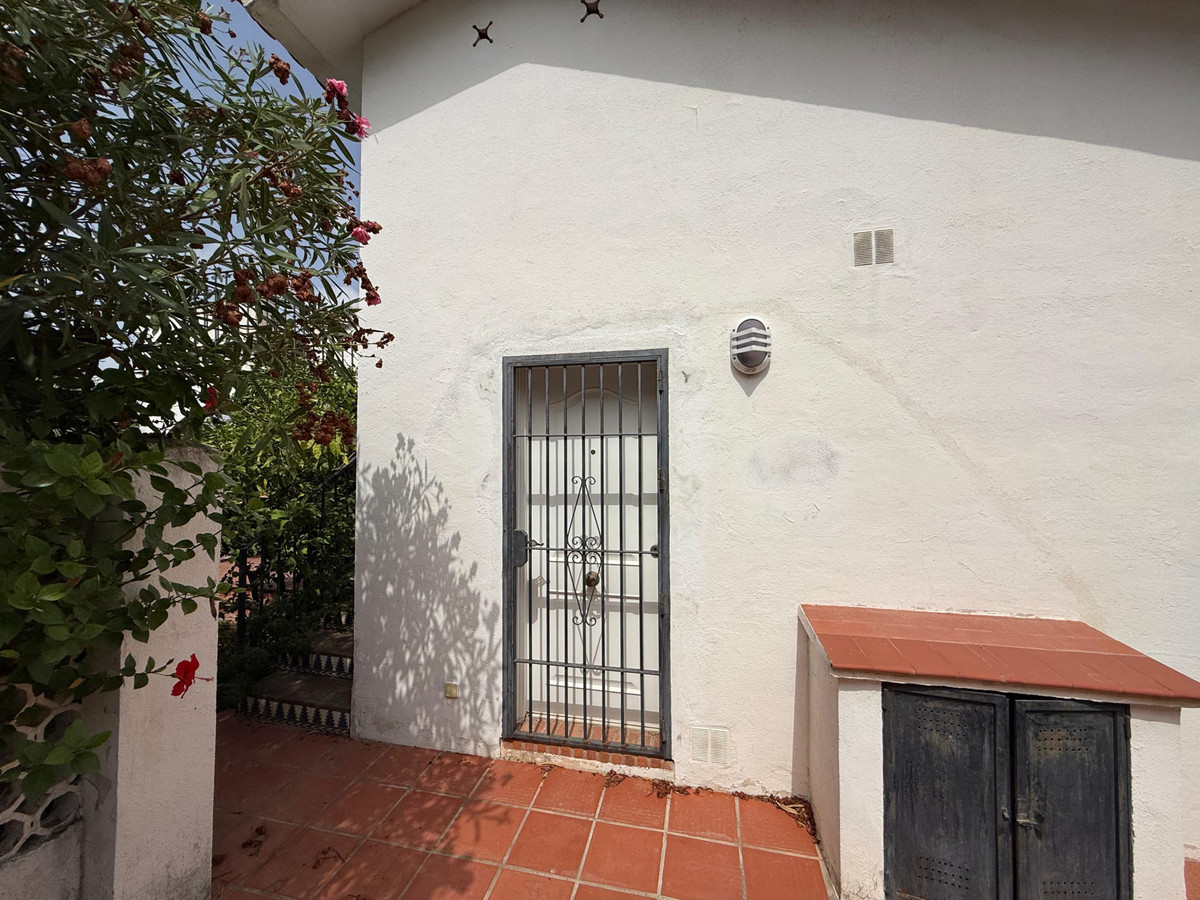 3 Bed Townhouse for sale in Nueva Andalucía Costa Del Sol, Málaga, Spain