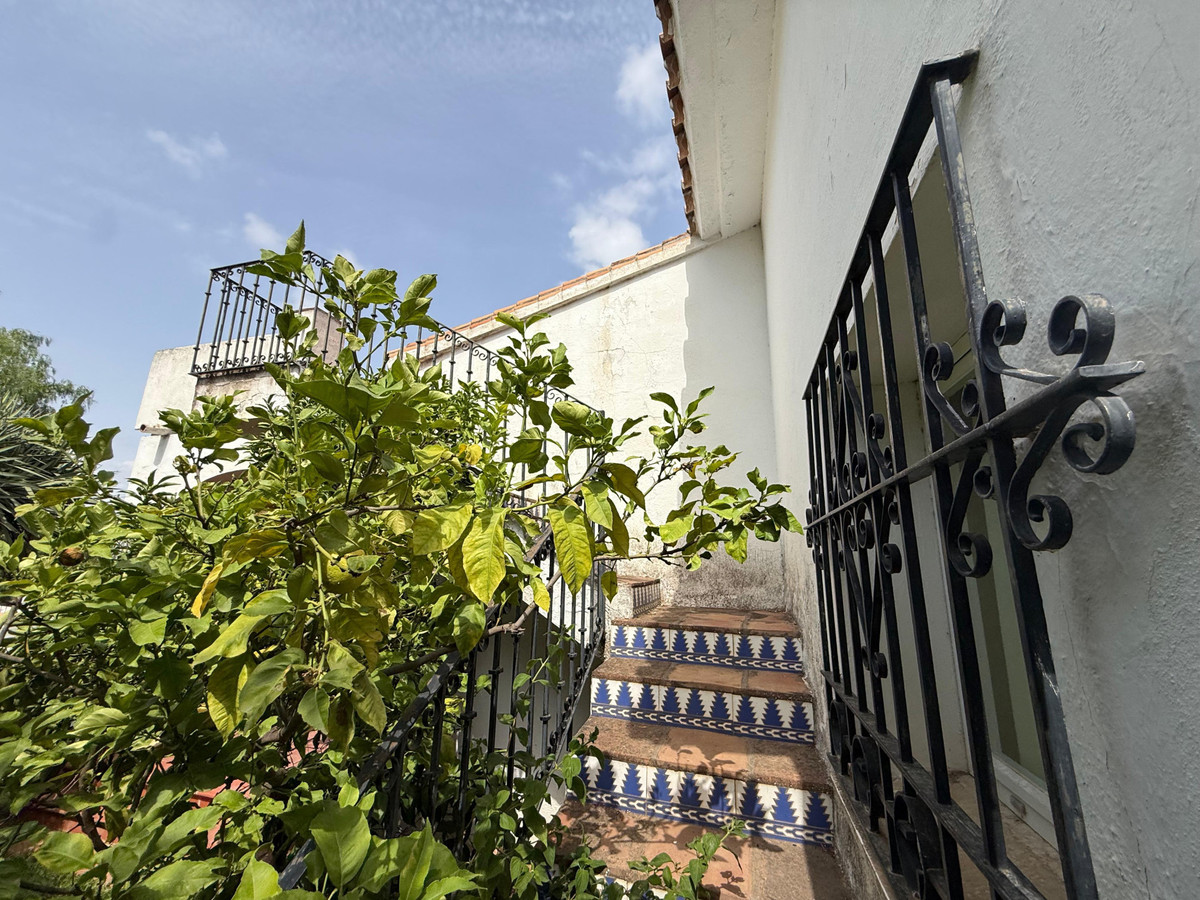 3 Bed Townhouse for sale in Nueva Andalucía Costa Del Sol, Málaga, Spain