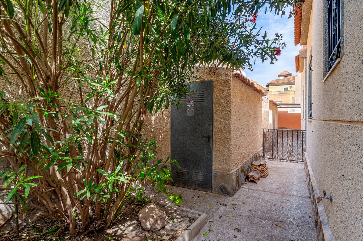 3 Bed Townhouse for sale in El Galan Costa Blanca, Alicante, Spain