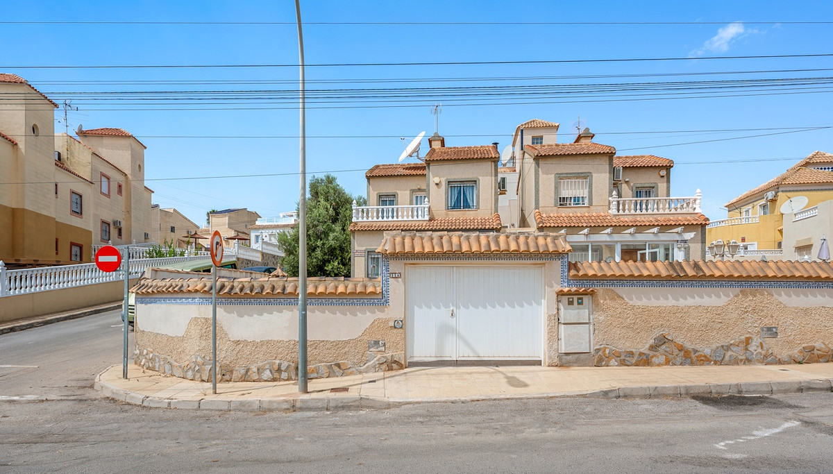3 Bed Townhouse for sale in El Galan Costa Blanca, Alicante, Spain
