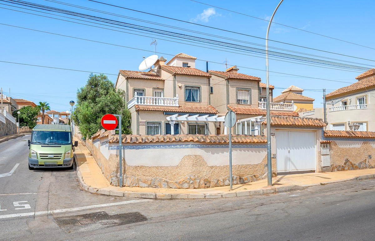 3 Bed Townhouse for sale in El Galan Costa Blanca, Alicante, Spain