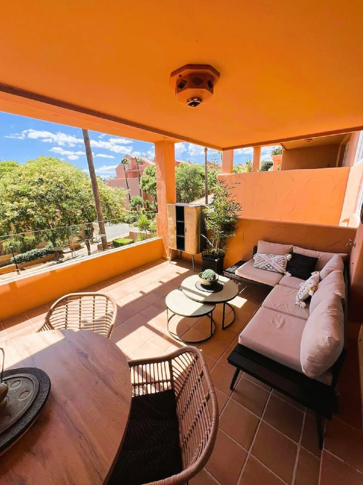 Se vende Apartamento Planta Media de 2 dormitorios en Costa Del Sol, Málaga, España