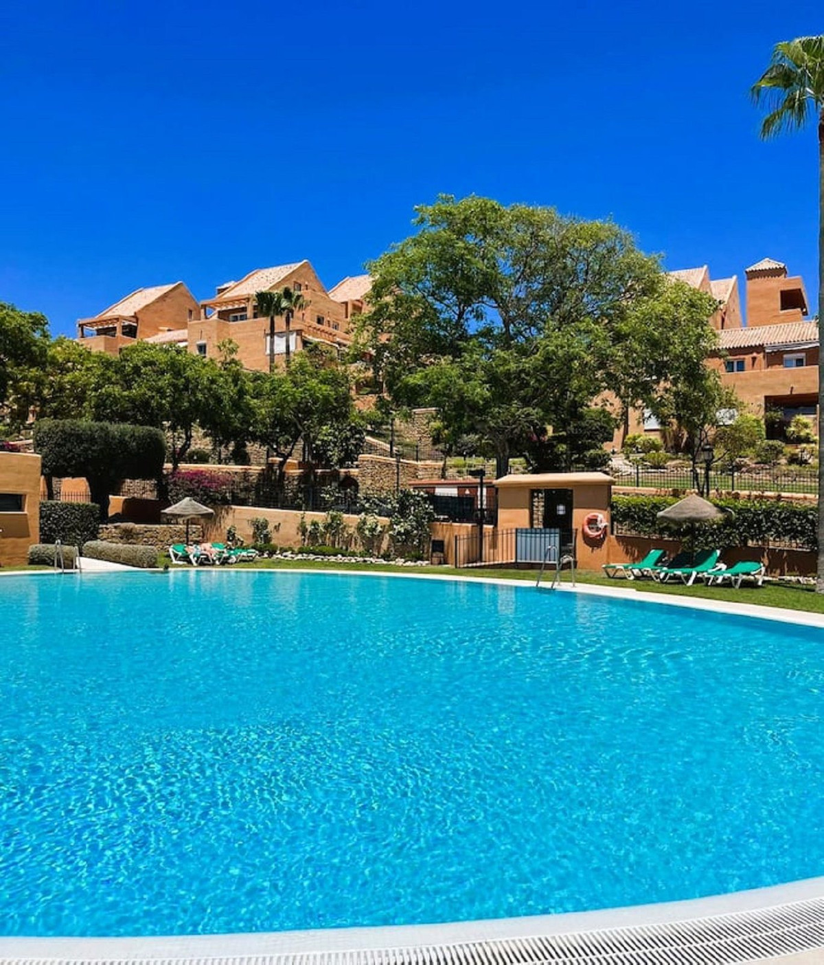 Se vende Apartamento Planta Media de 2 dormitorios en Costa Del Sol, Málaga, España