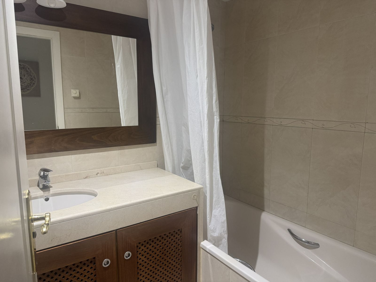 Se vende Apartamento Planta Baja de 2 dormitorios en Costa Del Sol, Málaga, España