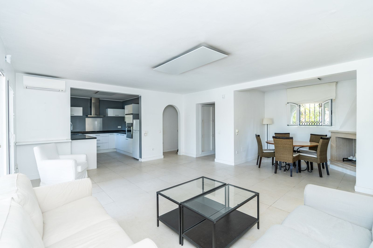 Se vende Villa - Chalet de 3 dormitorios en Costa Del Sol, Málaga, España